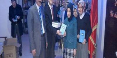 BAFRA MÜFTÜLÜĞÜ’NDEN ÖĞRENCİLERE “40 HADİS VE YORUM” KİTABI