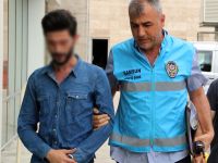 Ayrıldığı kızı bacağından ve kolundan bıçakladı