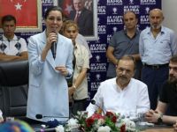 Karaaslan, AK Parti Bafra İlçe Başkanlığında partililerle bir araya geldi.