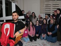 Çiğdem Karaaslan'dan Zeytin Dalı Harekatında Yaralanan Askere Ziyaret