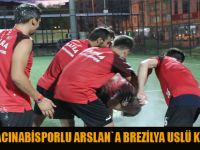 BAFRA HACINABİSPORLU ARSLAN`A BREZİLYA USLÜ KUTLAMA