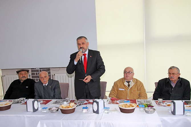 baskan-kilic-gazeteciler-gununde-basin-ile-bir-arya-geldi-6-001.jpg