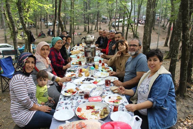 BAFRA OZAN KÖYÜ DERNEĞİ  4. GELENEKSEL PİKNİK ŞÖLENİNDE  BAFRALILAR BULU 3