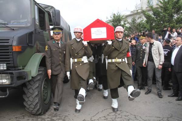 Şehit Mutlu Can Meşeci Son Yolculuğuna Uğurlandı 14