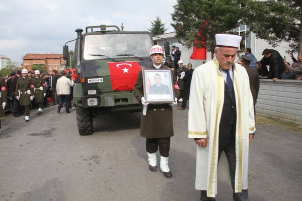 Şehit Mutlu Can Meşeci Son Yolculuğuna Uğurlandı 15