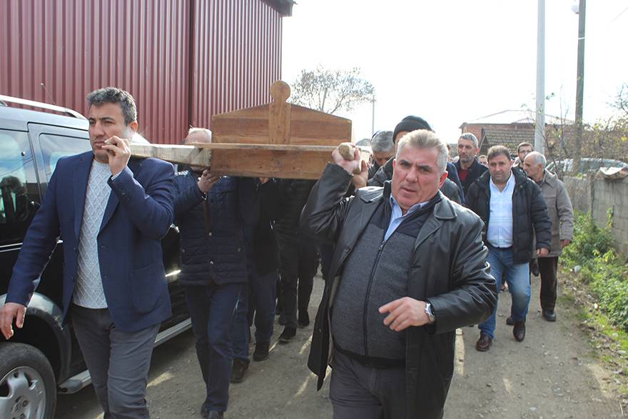 BERRİN METE (78) DUALARLA SON YOLCULUĞUNA UĞURLANDI  15