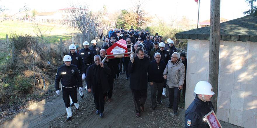 BAŞKOMİSER DENİZ TUNCER DUALARLE VE GÖZYAŞLARIYLA DEFNEDİLDİ