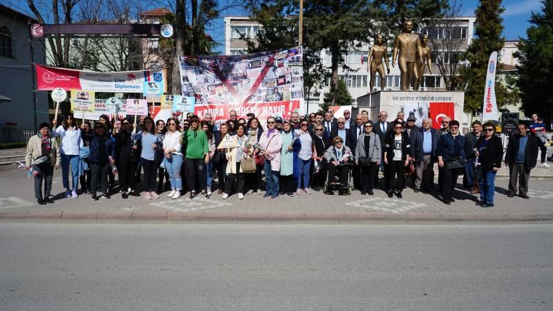 Eğitim-İş'ten 8 Mart Dünya kadınlar Gününde Eylem 9