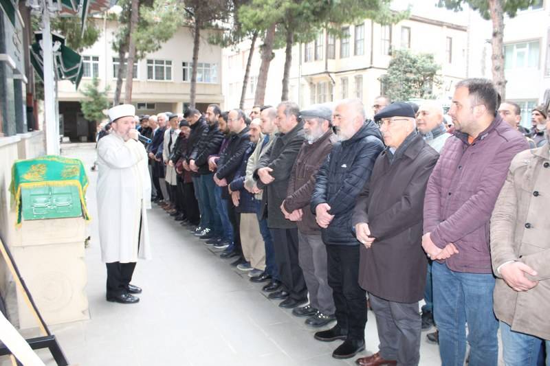 Şencan Güntekin Dualarla Son Yolculuğuna Uğurlandı 52