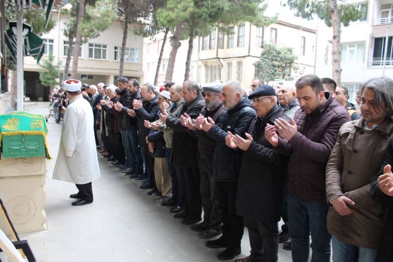 Şencan Güntekin Dualarla Son Yolculuğuna Uğurlandı 56