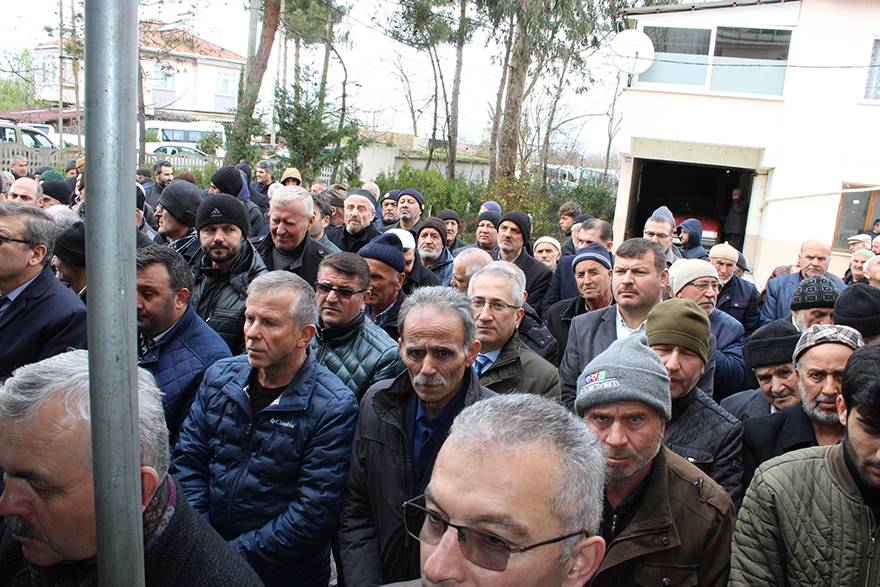 EMİNE BOZKURT DUALARLA DEFNEDİLDİ 10