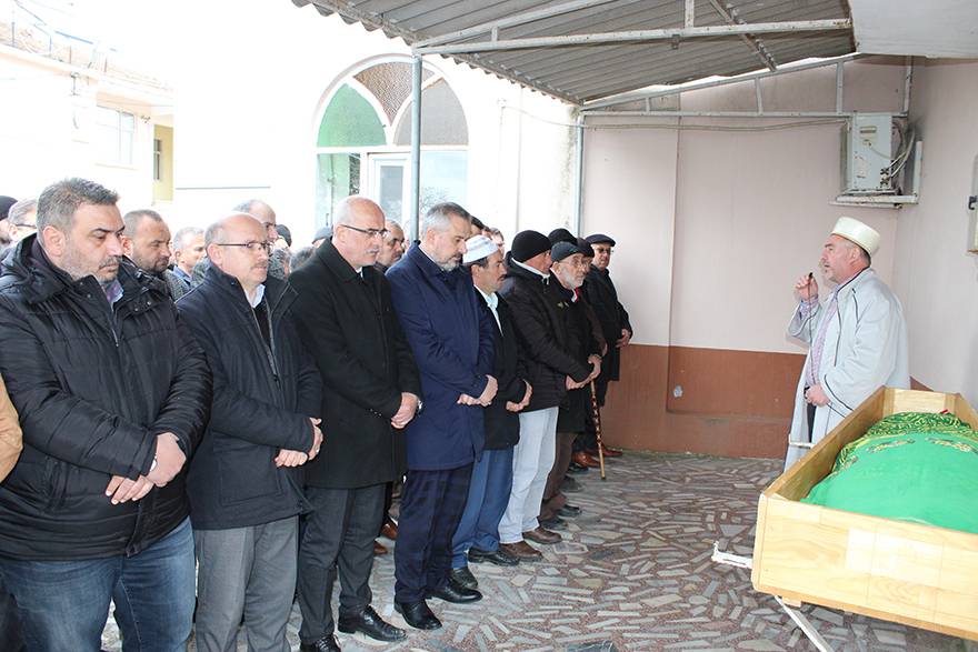 EMİNE BOZKURT DUALARLA DEFNEDİLDİ 12