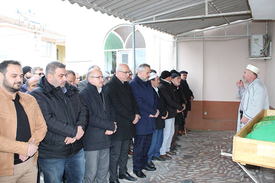 EMİNE BOZKURT DUALARLA DEFNEDİLDİ 13