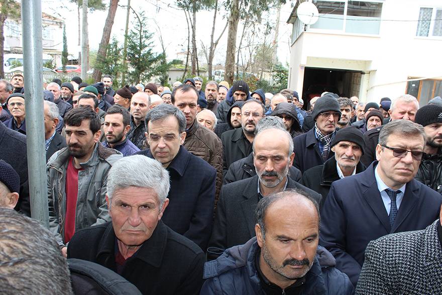 EMİNE BOZKURT DUALARLA DEFNEDİLDİ 15