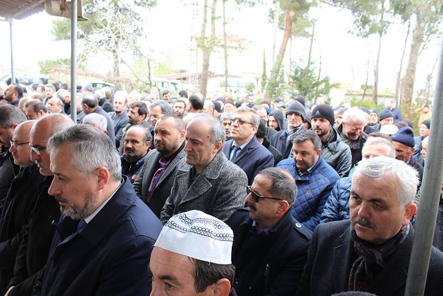 EMİNE BOZKURT DUALARLA DEFNEDİLDİ 8