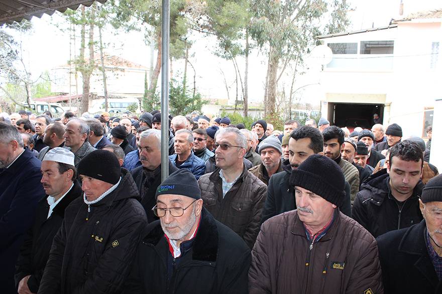 EMİNE BOZKURT DUALARLA DEFNEDİLDİ 9