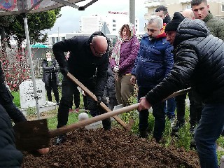 GÜLSEREN ŞAHİNOL DUALARLA, GÖZYAŞLARIYLA DEFNEDİLDİ 14
