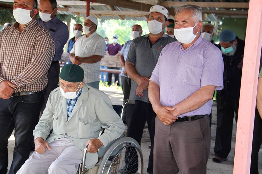 DÖNDÜ METİN DUALARLA SON YOLCULUĞUNA UĞURLANDI 2