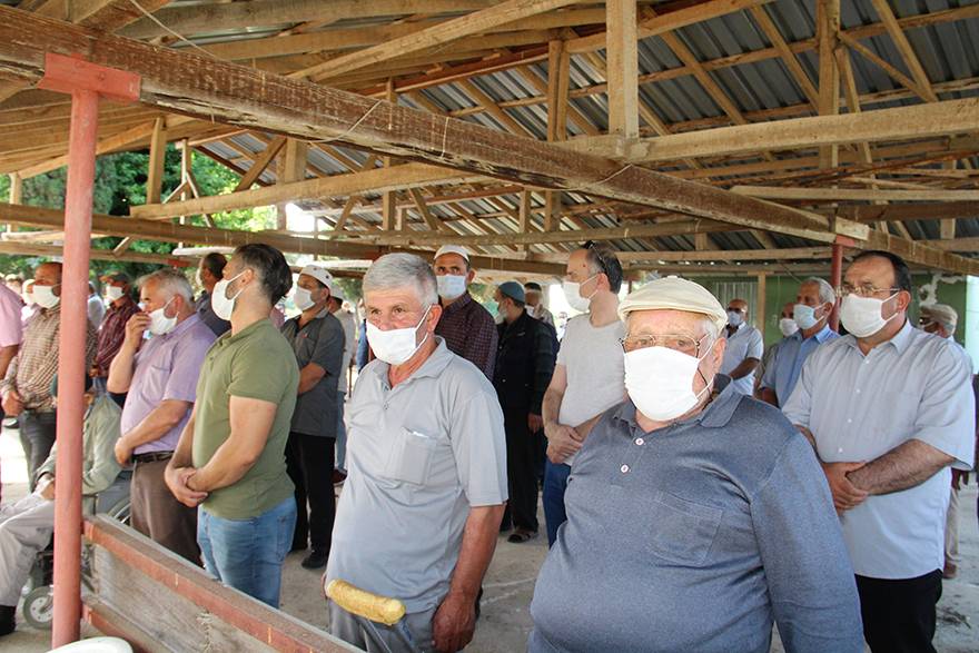 DÖNDÜ METİN DUALARLA SON YOLCULUĞUNA UĞURLANDI 6