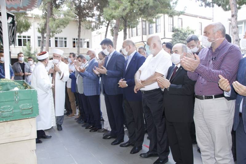 Bakan Soylu'nun KAyın Pederi Dualarla Uğurlandı 14