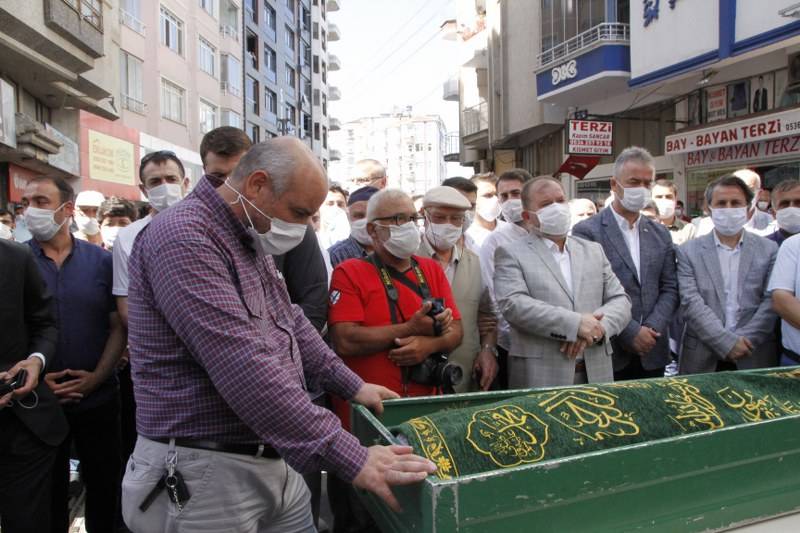 Bakan Soylu'nun KAyın Pederi Dualarla Uğurlandı 3