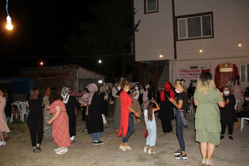 Anne ölmeden önce bana kına gecesi yapar mısın dedi 10