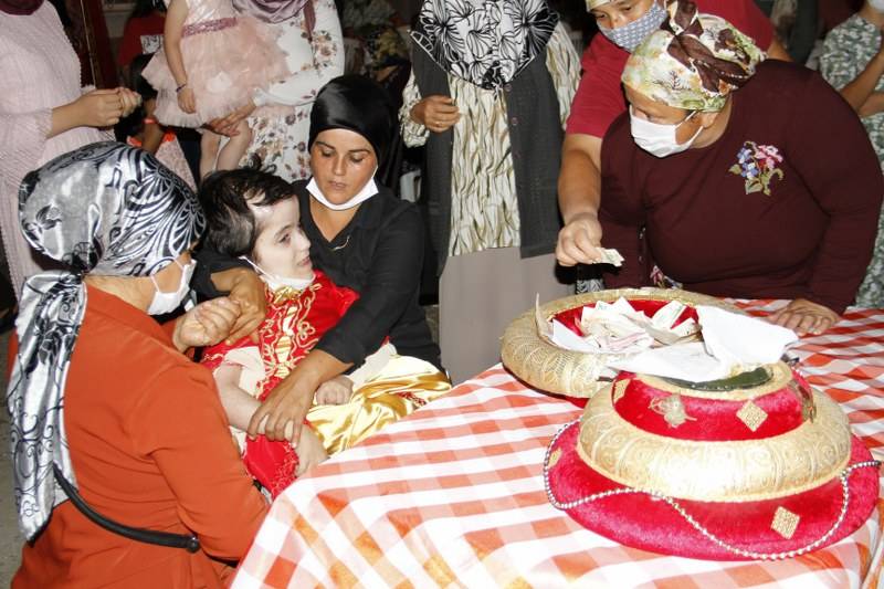 Anne ölmeden önce bana kına gecesi yapar mısın dedi 19