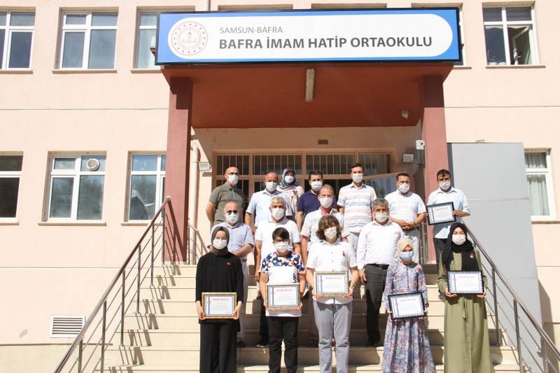 Eğitim Gönüllülerinden Öğrencilere Hediye 22