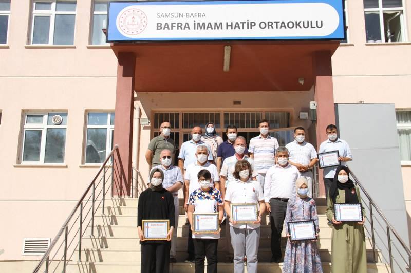 Eğitim Gönüllülerinden Öğrencilere Hediye 23