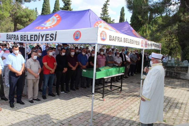 NEBAHAT ŞENOCAK DUALAR EŞLİĞİNDE DEFNEDİLDİ 17