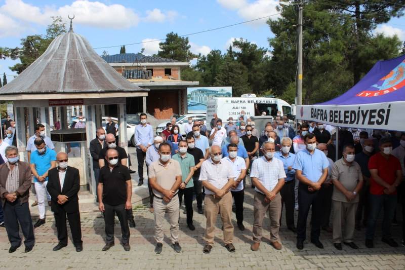 NEBAHAT ŞENOCAK DUALAR EŞLİĞİNDE DEFNEDİLDİ 18