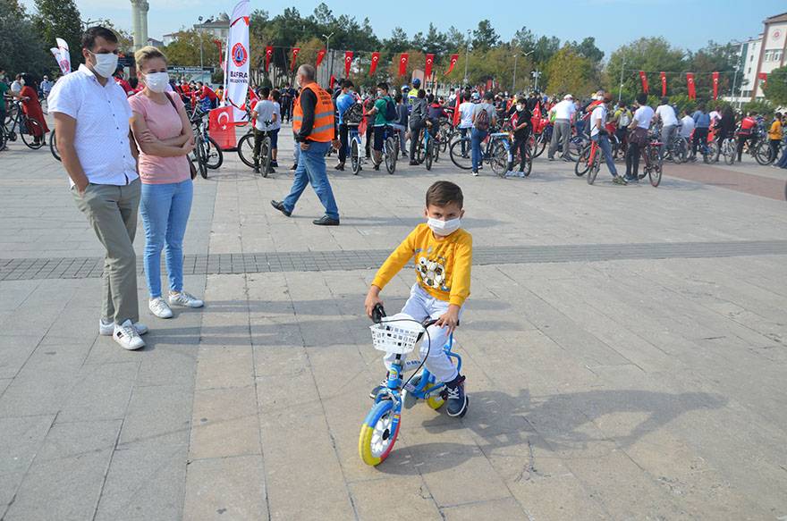Bafra'da 97'nci yılında 'Cumhuriyet Bisiklet Turu' 21