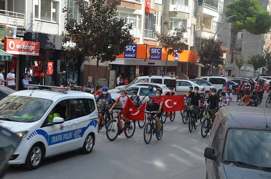 Bafra'da 97'nci yılında 'Cumhuriyet Bisiklet Turu' 23