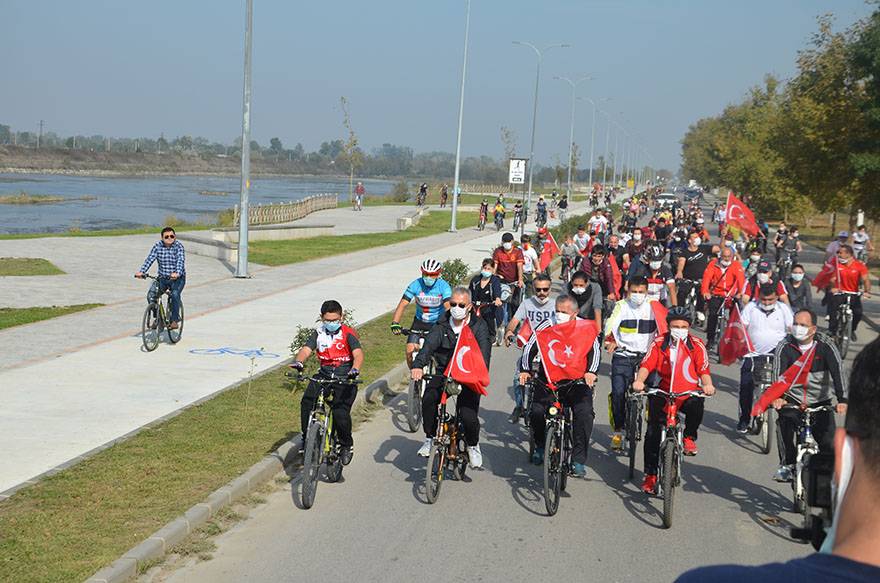 Bafra'da 97'nci yılında 'Cumhuriyet Bisiklet Turu' 40