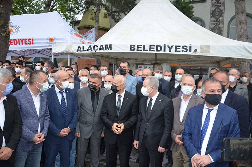 Başkan Acar'ın eşi dualarla son yolculuğuna uğurlandı 3