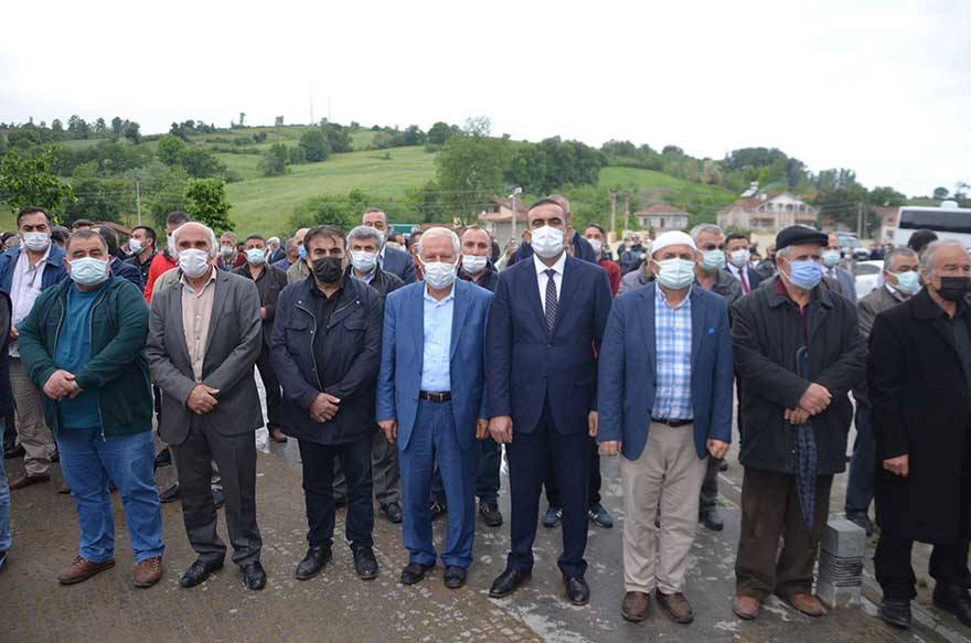 Başkan Acar'ın eşi dualarla son yolculuğuna uğurlandı 32