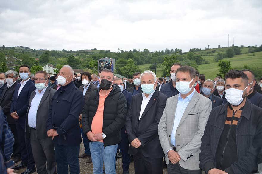 Başkan Acar'ın eşi dualarla son yolculuğuna uğurlandı 33