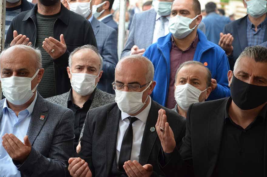 Başkan Acar'ın eşi dualarla son yolculuğuna uğurlandı 43