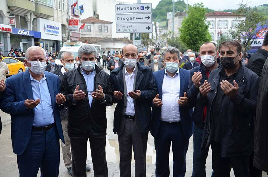 Başkan Acar'ın eşi dualarla son yolculuğuna uğurlandı 44