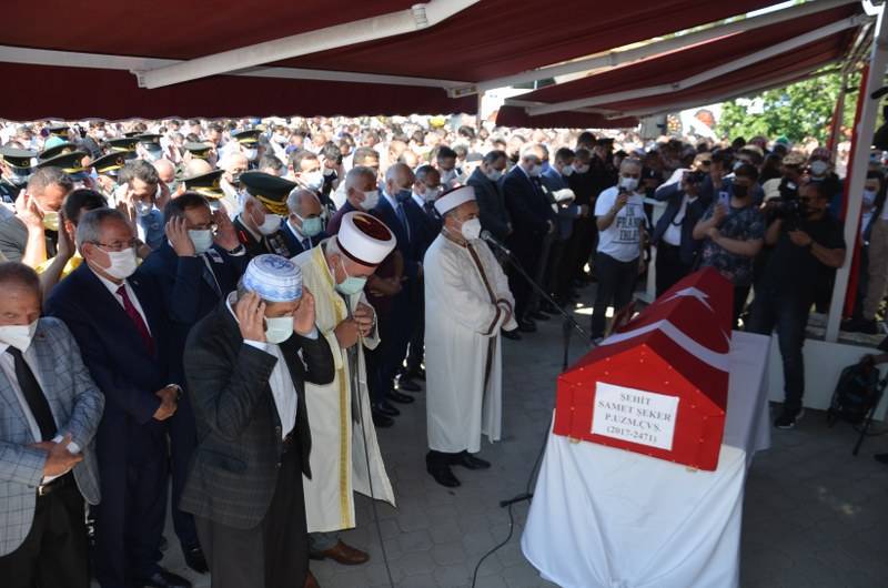 Bafra Şehidini Uğurladı 43