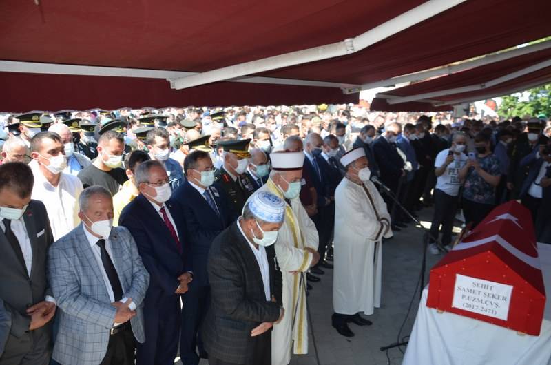 Bafra Şehidini Uğurladı 46