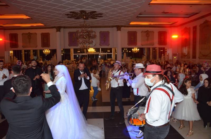 Özge ve Celal Çİfti Dünyaevine girdi 18