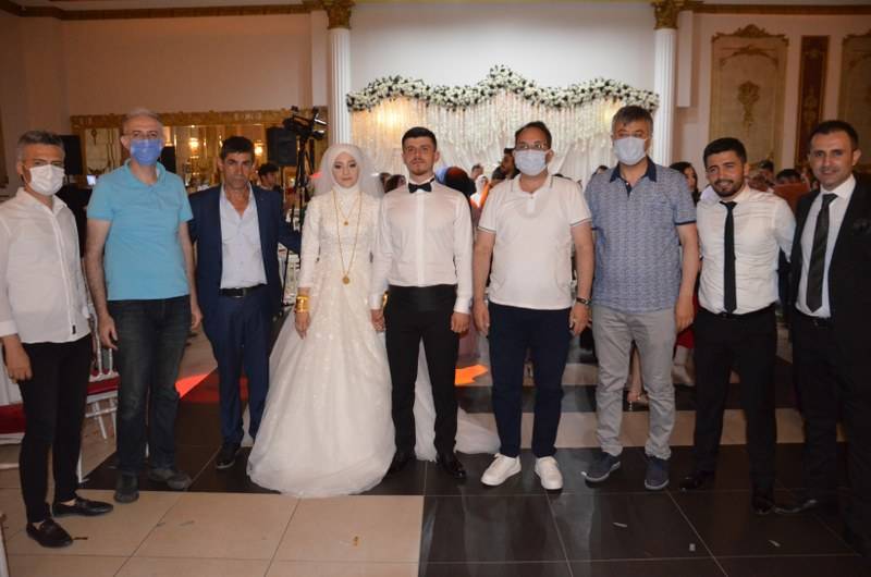 Özge ve Celal Çİfti Dünyaevine girdi 25