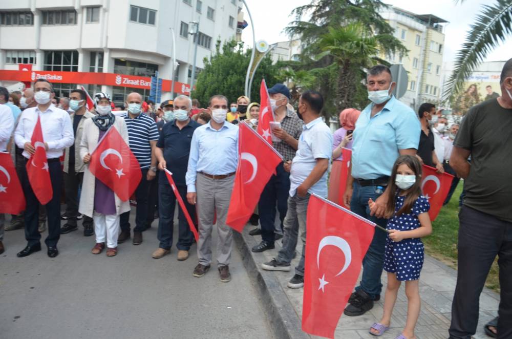 Bafra 15 Temmuz Şehitleri İçin yürürüdü 17