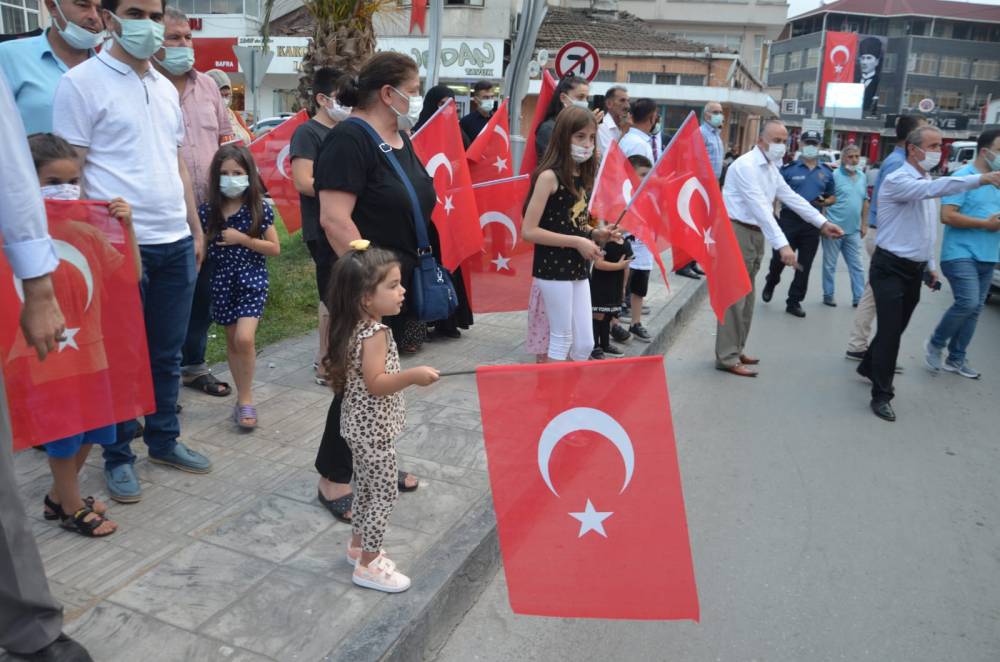 Bafra 15 Temmuz Şehitleri İçin yürürüdü 19