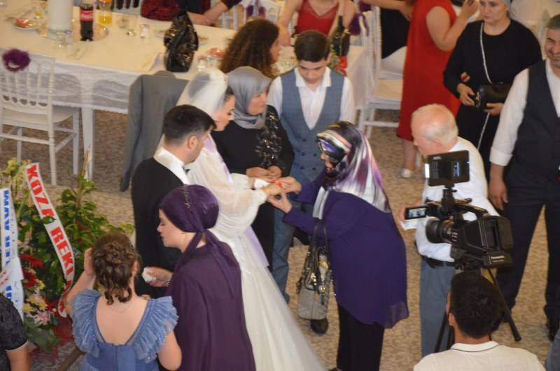 Burcu ve Ferdi   Mutlululuk Dolu Yıllara Yelken Açtılar 20