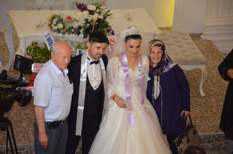 Burcu ve Ferdi   Mutlululuk Dolu Yıllara Yelken Açtılar 21