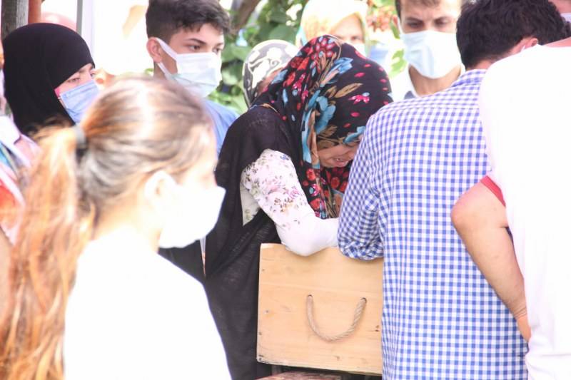 İmam baba, oğlunun cenazesini yıkadı, namazını kıldırdı 20
