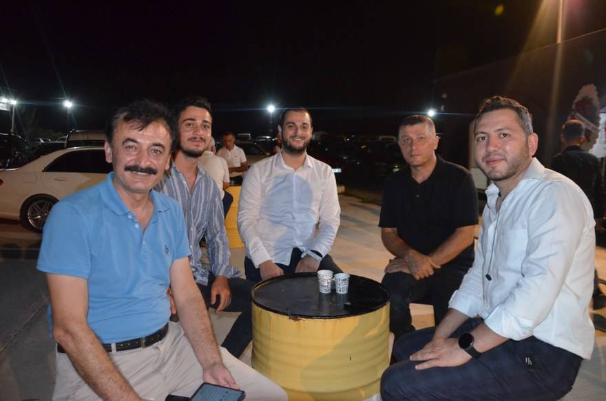 Bu düğünde çiçek AFAD'a bağış yapıldı 15