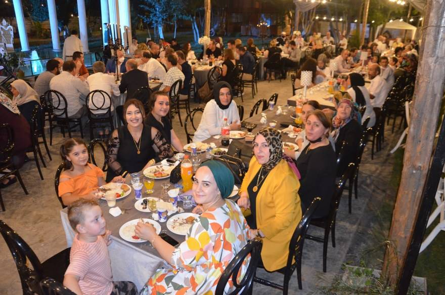 Bu düğünde çiçek AFAD'a bağış yapıldı 22